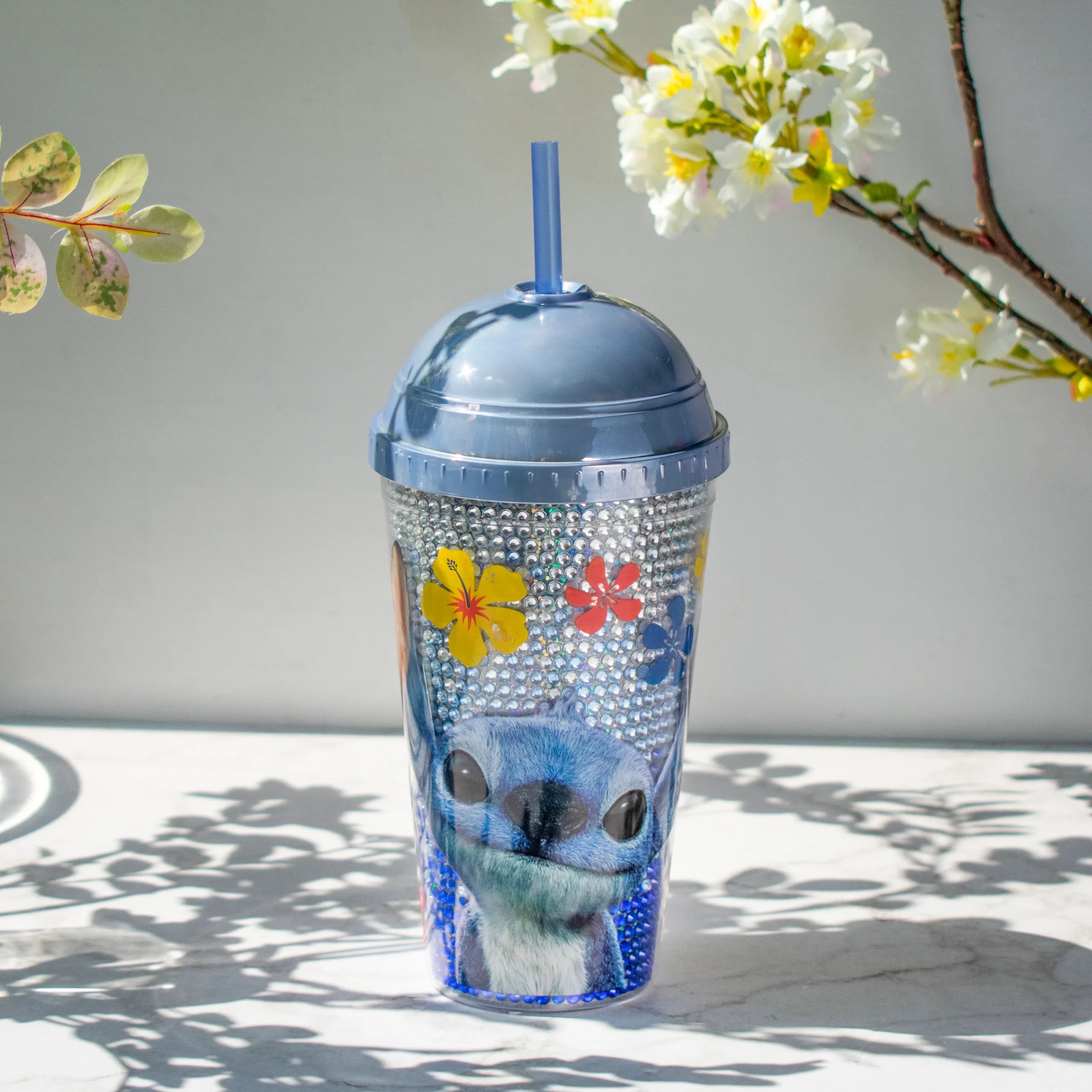 Vaso de Plástico con Doble Pared Tapa tipo Domo y Popote Disney Stitch Live Action 500ml - Imagen 7