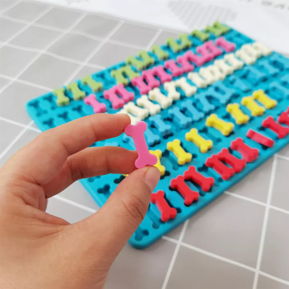 Molde Mini Huesitos para perro de silicon 108 huesitos - Imagen 3